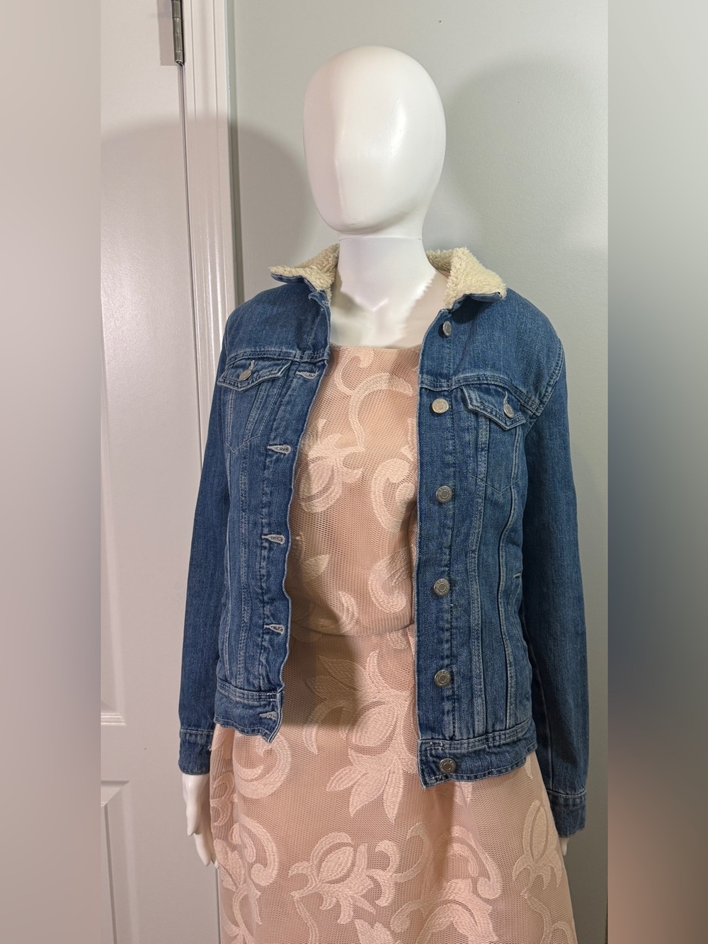 Old Navy Blue Denim Trucker Jacket Sherpa Lined Y2K Women’s Size Small - Picture 3 of 16